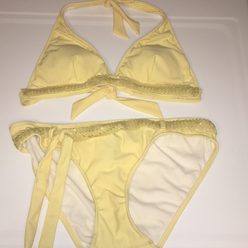 Belted bikini